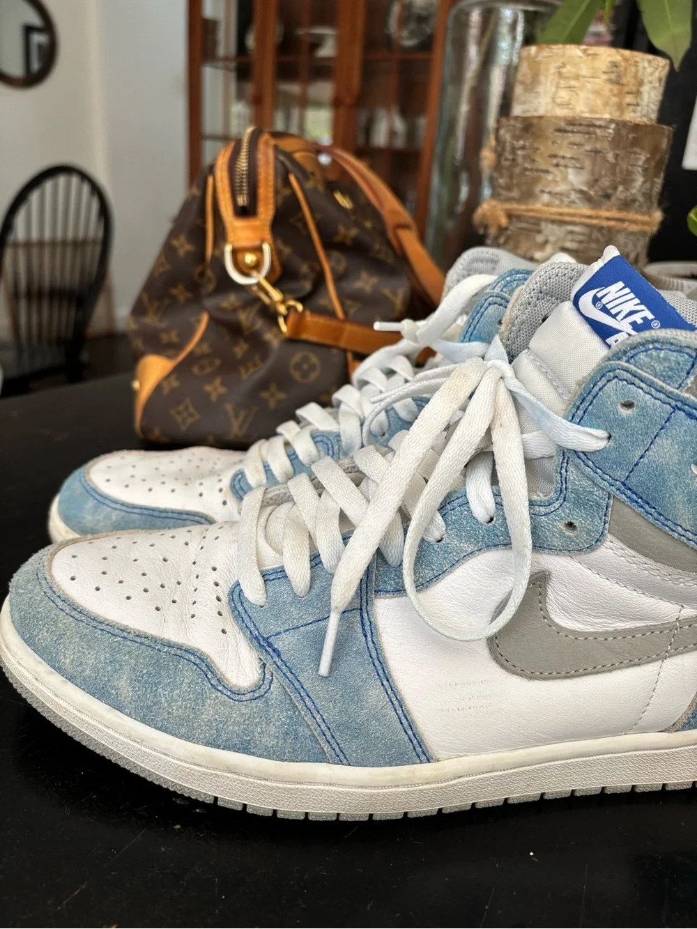 Air Jordan 1 Retro High OG 'Hyper Royal'